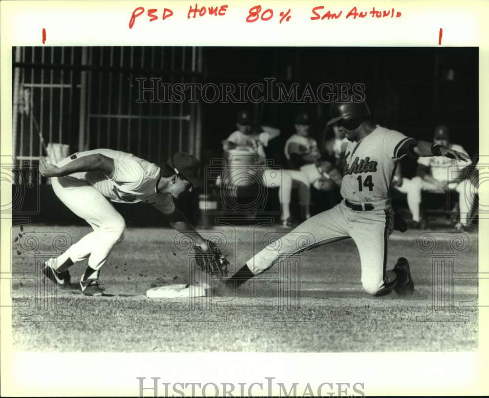 1990 Press Photo The San Antonio Missions and Wichita play minor league baseball- Historic Images