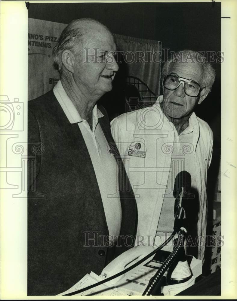 1986 Press Photo Tennis coach Clarence Mabry with Leo Rose - sas14142- Historic Images