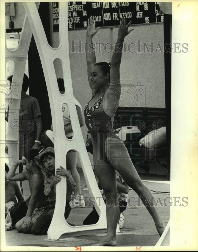 1986 Press Photo Olympic synchronized swimmer Tracie Ruiz - sas14164- Historic Images