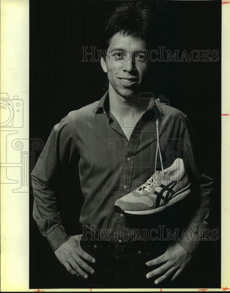 Press Photo Runner Reuben Reina - sas14178- Historic Images