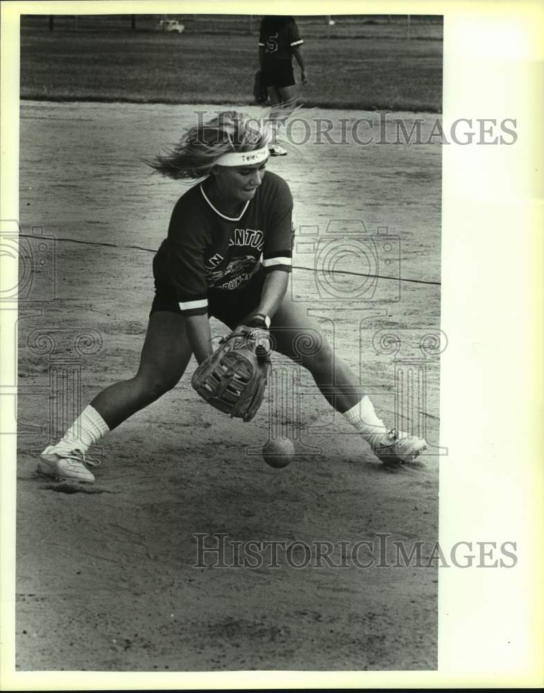 1987 Press Photo San Antonio Roadrunners softball player Tammy Turner- Historic Images