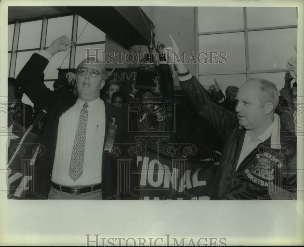 1989 Press Photo Jim Koett and St. Mary&#39;s basketball coach Buddy Meyer- Historic Images