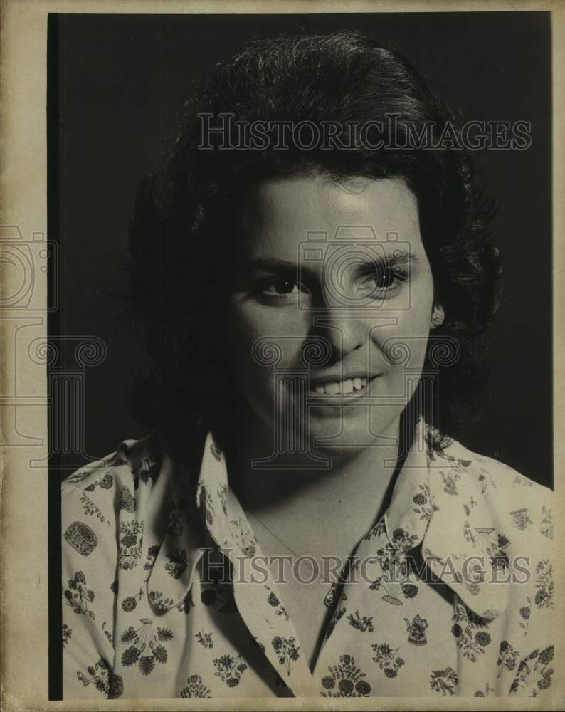 Press Photo Football player Dora Rodriguez Morgan - sas14585- Historic Images