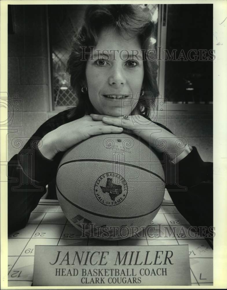 1986 Press Photo Clark High girls basketball coach Janice Miller - sas14617- Historic Images