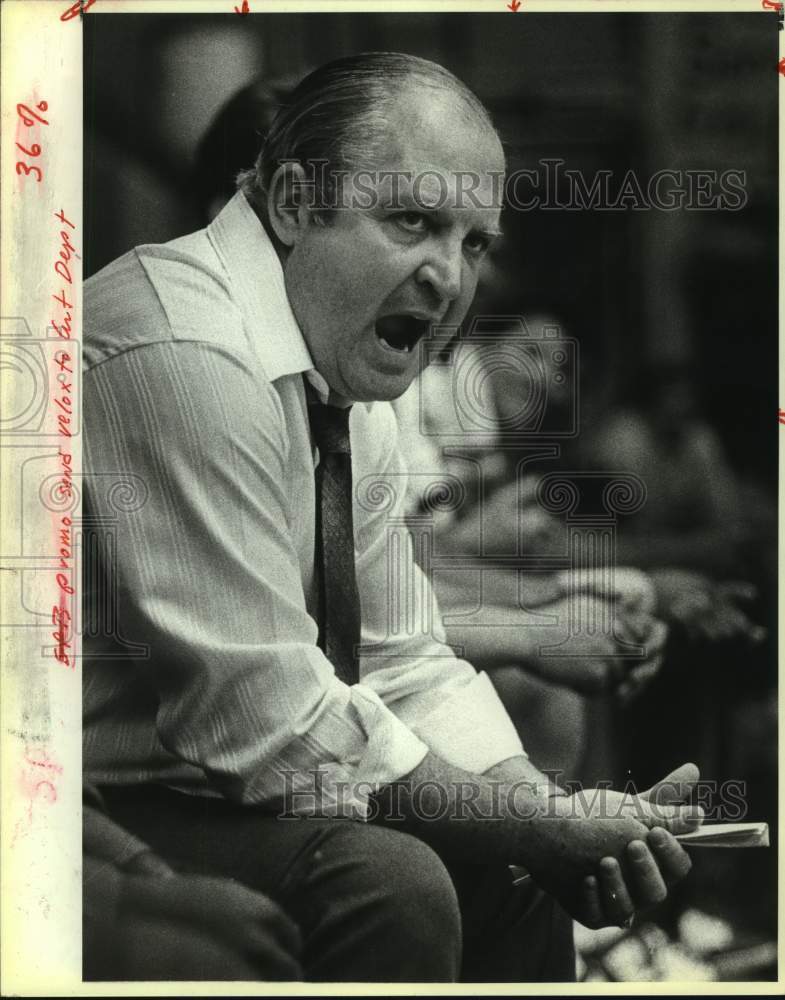 1987 Press Photo St. Mary&#39;s college basketball coach Buddy Meyer - sas14635- Historic Images