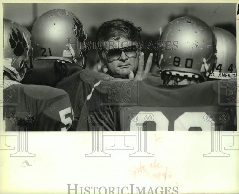 1986 Press Photo Boerne High football coach Jack Moss - sas14737- Historic Images