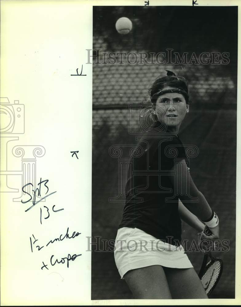 1985 Press Photo Tennis player Chesley Seals plays USTA event at St. Mary&#39;s Hall- Historic Images
