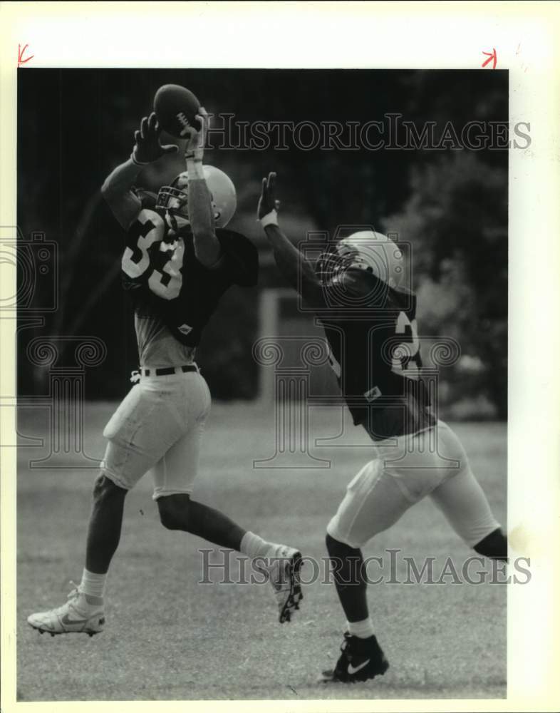 1992 Press Photo San Antonio Force football players Tyrone Davis and Don Malony- Historic Images