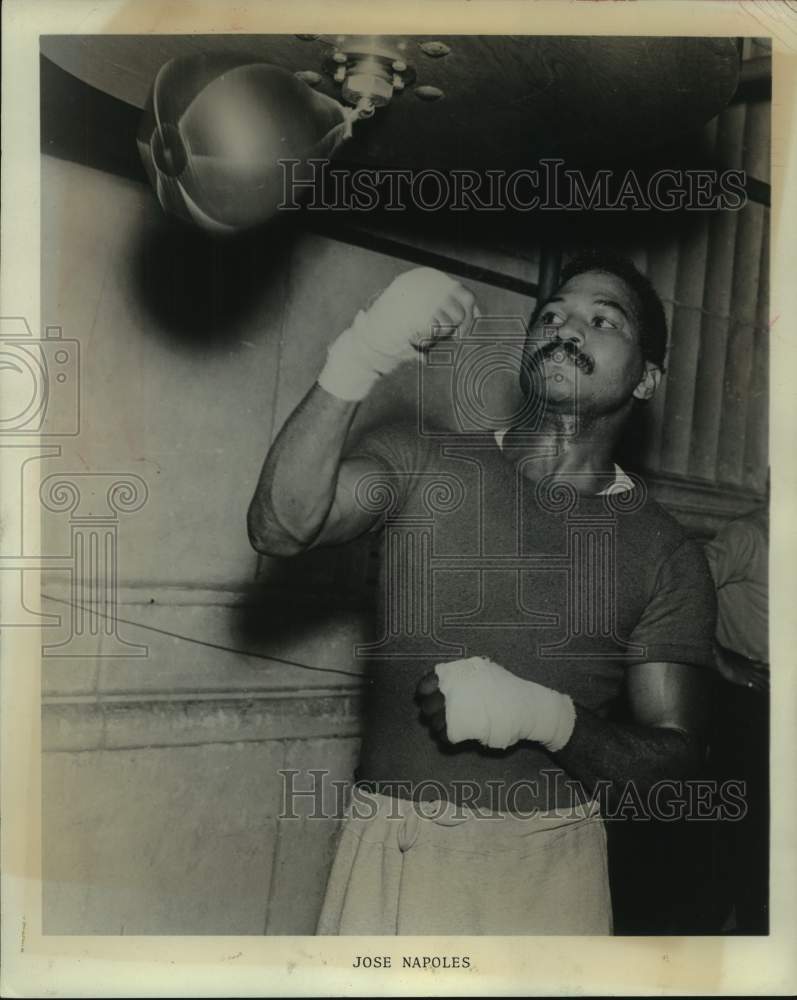 1971 Press Photo Boxer Jose Napoles - sas15253- Historic Images