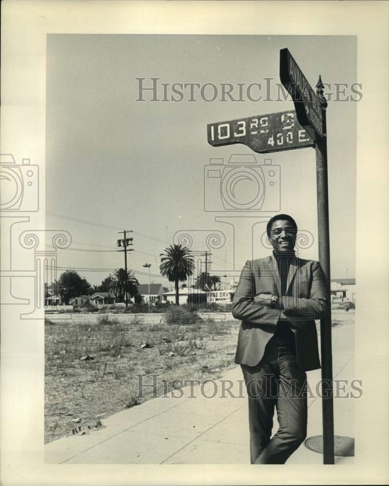 1969 Press Photo Former pro basketball player Willie Naulls in Watts - sas15261- Historic Images