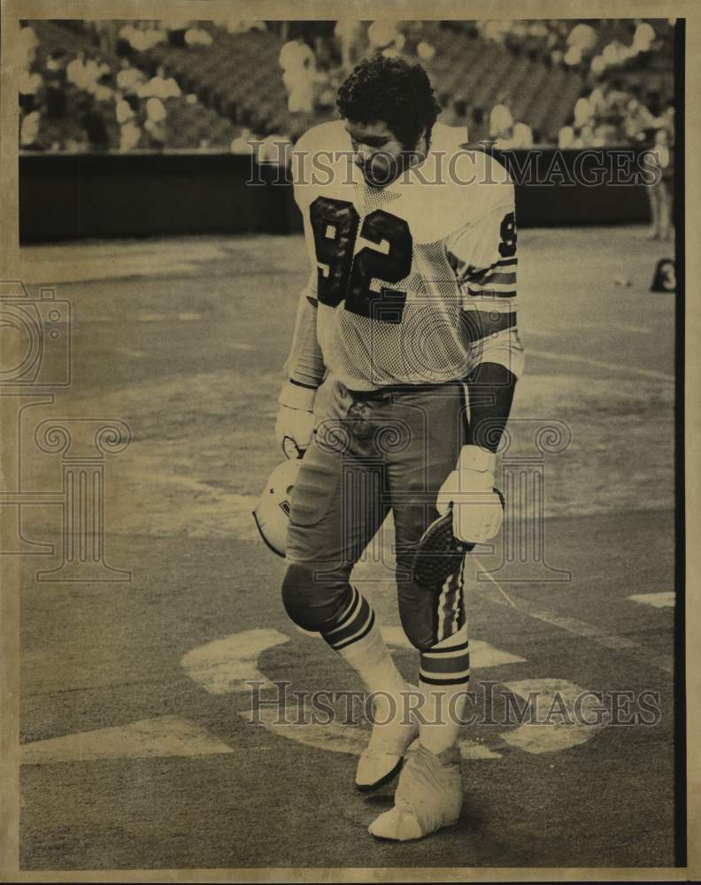 Press Photo Football offensive tackle Claude Matthews - sas15309- Historic Images