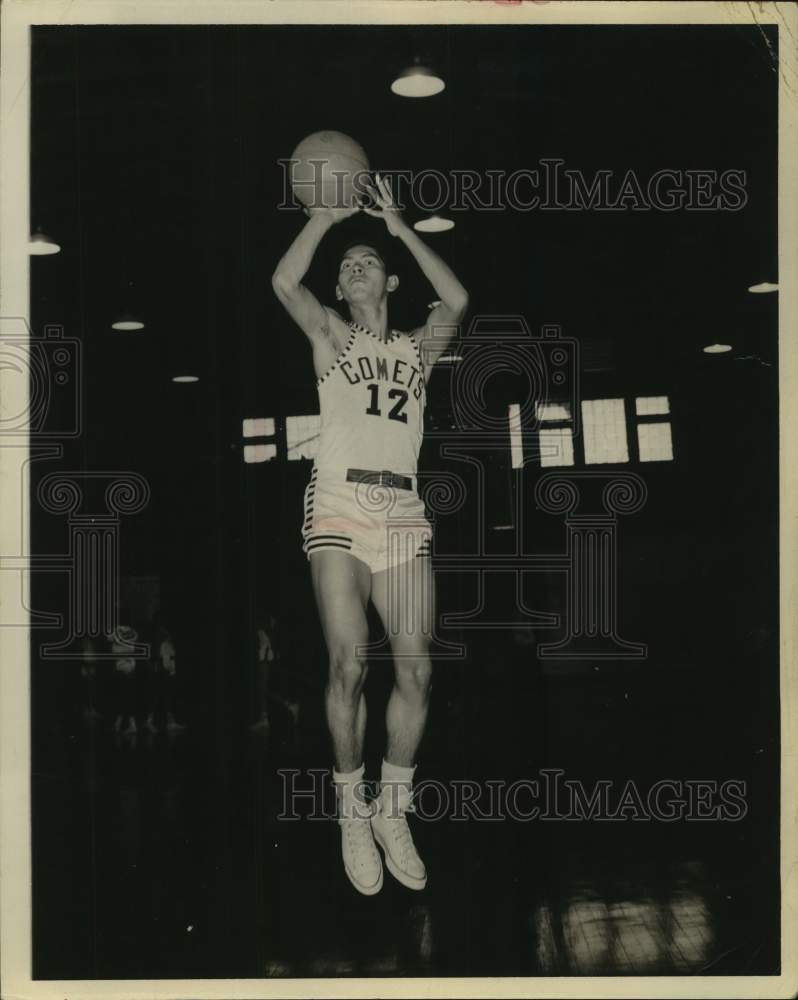 1957 Press Photo Brooks Army Medical Center Comets basketball player Tom Lopez- Historic Images