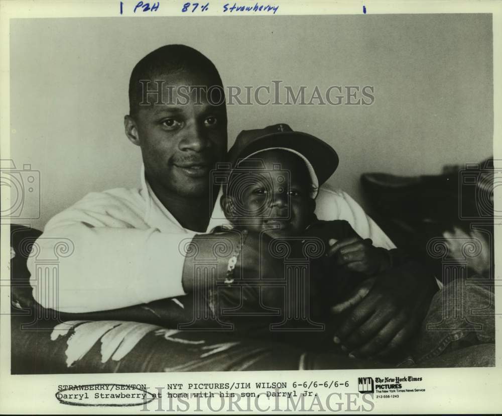 Press Photo Baseball player Darryl Strawberry with son Darryl Jr. - sas15532- Historic Images