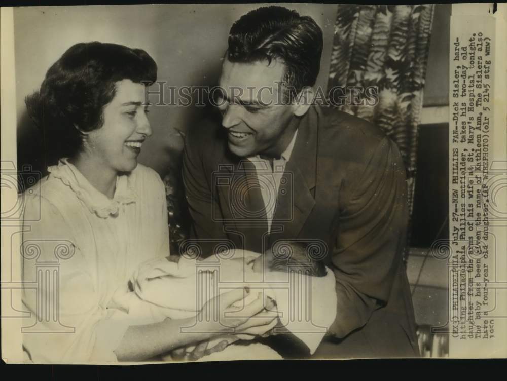 1950 Press Photo Philadelphia Phillies baseball player Dick Sisler and family- Historic Images