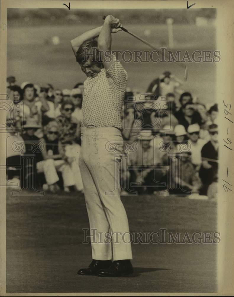 1974 Press Photo A frustrated golfer at the Texas Open - sas16055- Historic Images