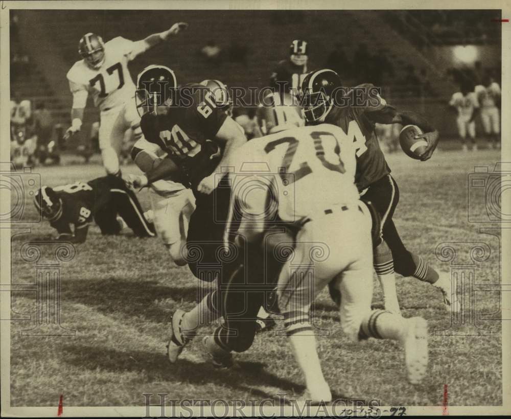1974 Press Photo Football players in action - sas16239- Historic Images