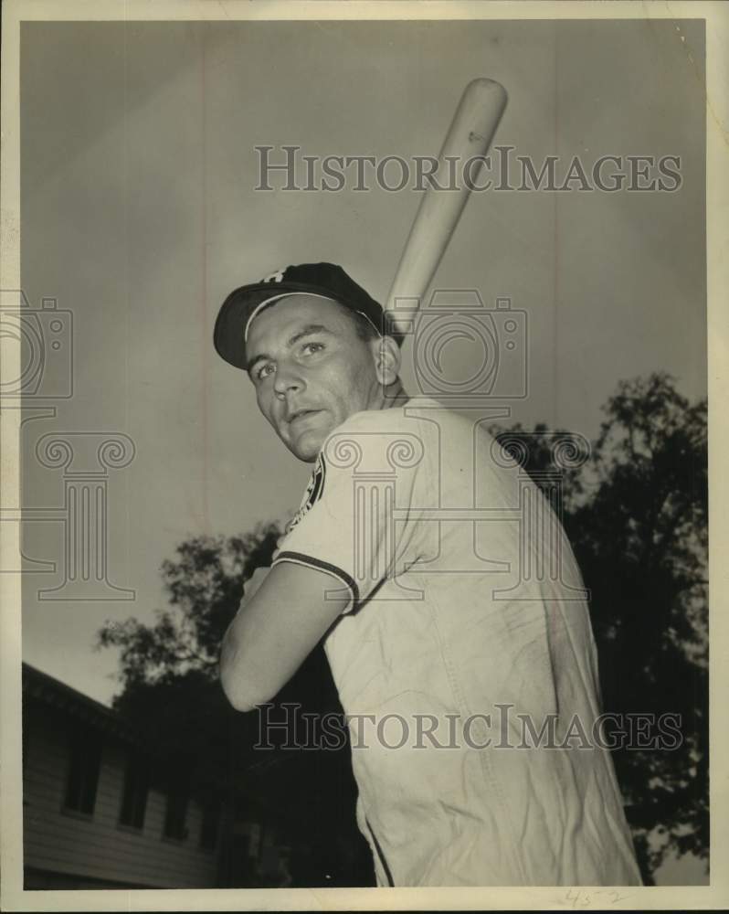 1957 Press Photo Brooks Comets baseball player Matthew Sozeny - sas17116- Historic Images