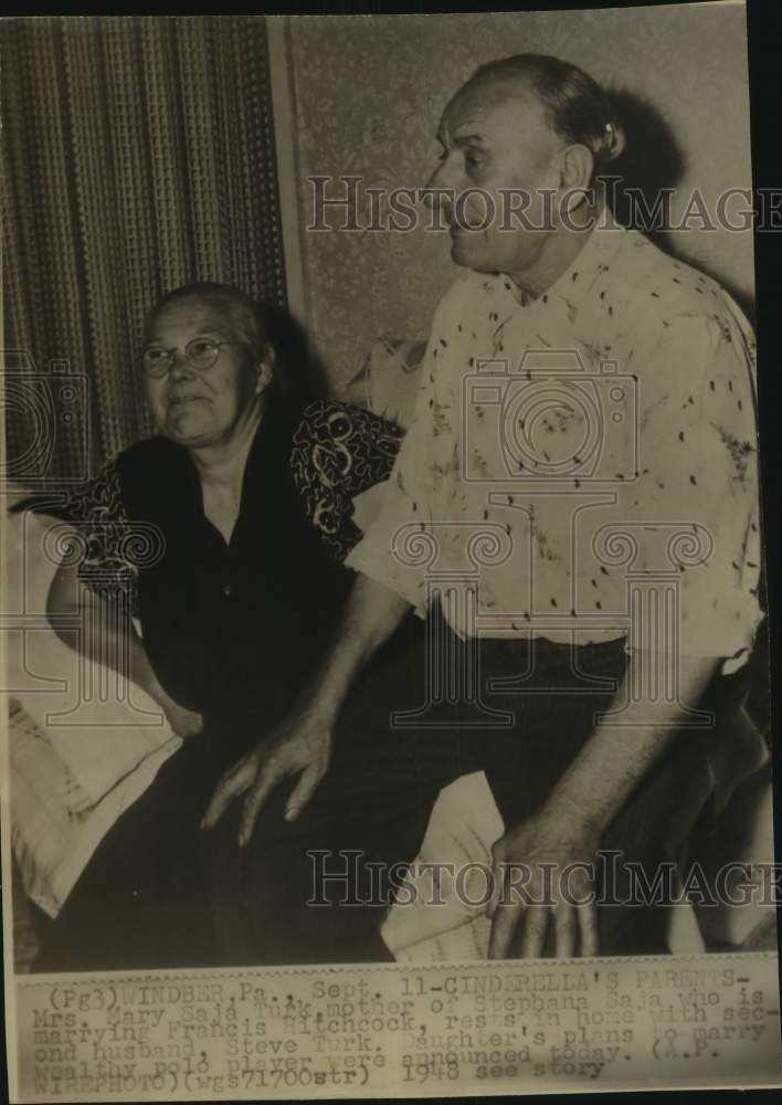 1948 Press Photo Mrs. Mary Saja Turk and husband Steve Turk in Pennsylvania- Historic Images