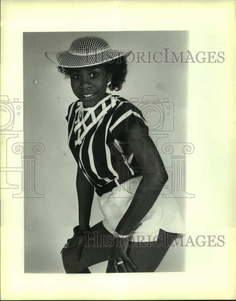 1984 Press Photo San Antonio Gunslingers football cheerleader Karen Harper- Historic Images