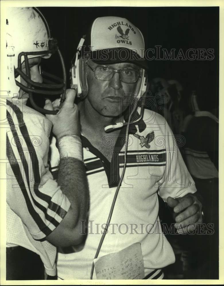 1983 Press Photo Highlands High football coach D.W. Rutledge - sas17307- Historic Images