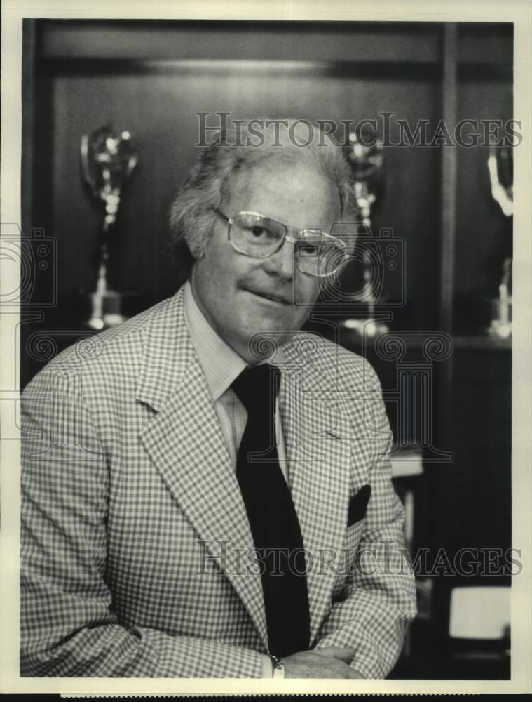 1977 Press Photo ABC Sports and News president Roone Arledge - sas17310- Historic Images
