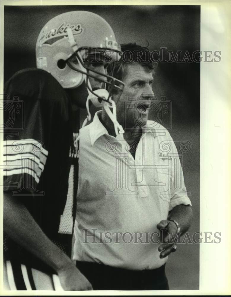 1988 Press Photo Holmes High football coach Gary Malesky and player - sas17456- Historic Images