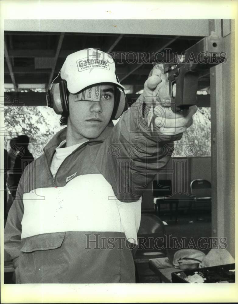 1990 Press Photo Pentathlete Joseph Elizondo during the San Antonio Cup event- Historic Images