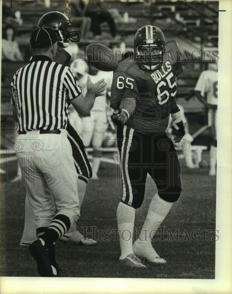 1983 Press Photo San Antonio Bulls football player Johnny Martinez - sas17473- Historic Images