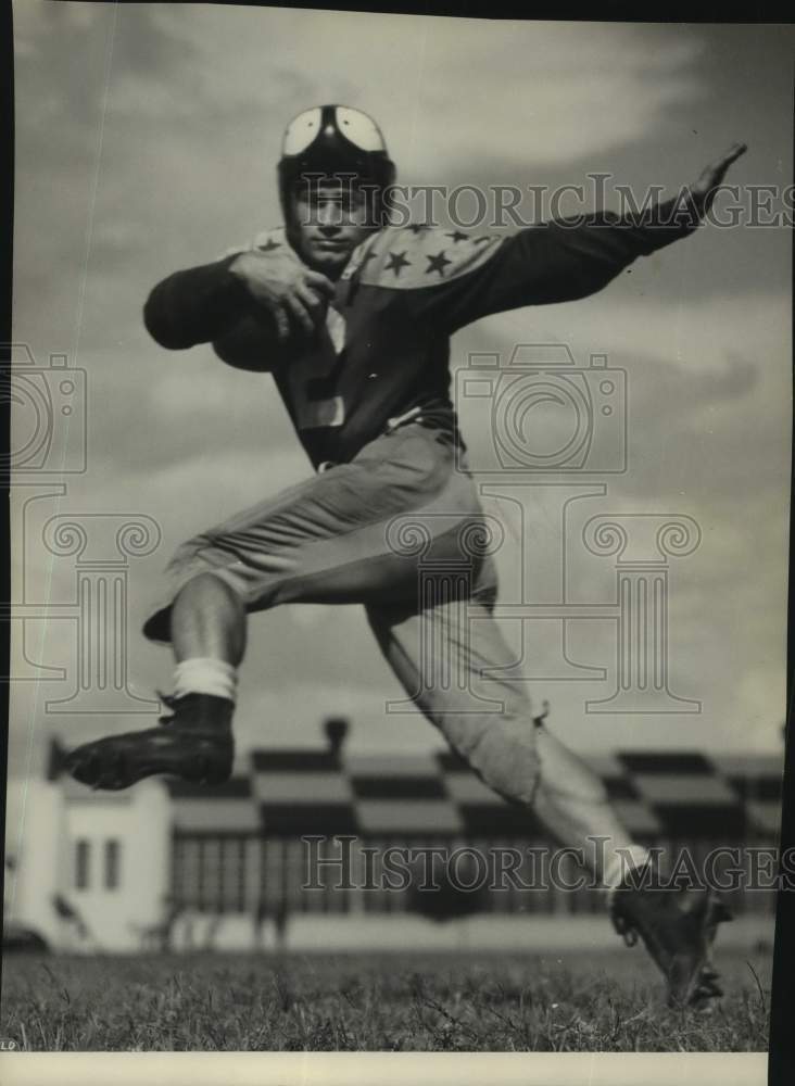 Press Photo Football player Richard Russ - sas17501- Historic Images