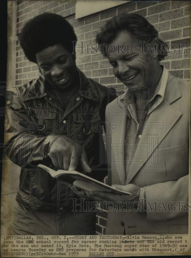 1973 Press Photo Southern Methodist football players Alvin Maxson and Kyle Rote- Historic Images