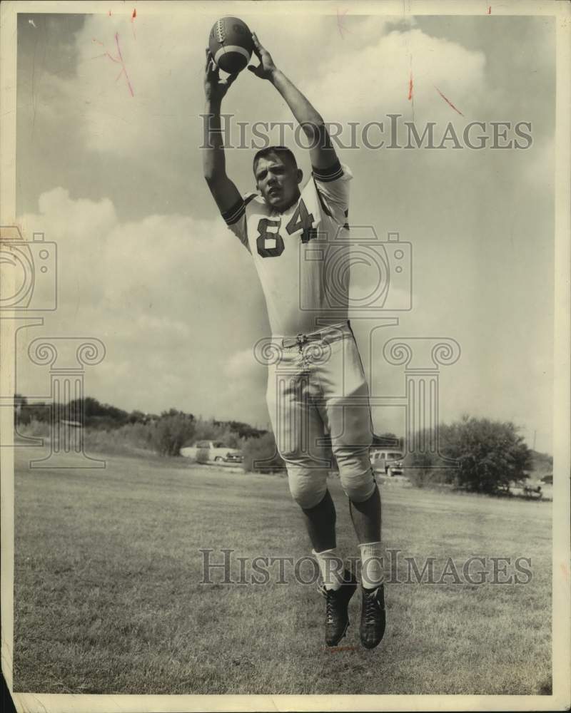 1957 Press Photo Football player Dan McCarty - sas17742- Historic Images