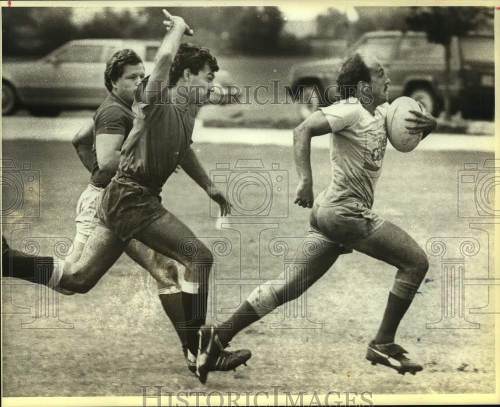 1986 Press Photo Rugby player Russ Johnson during a match at Retama - sas17792- Historic Images