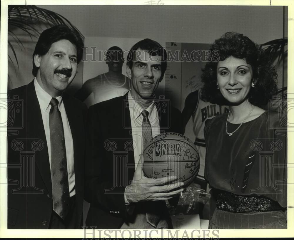 1989 Press Photo San Antonio Spurs Foundation Benefit Roast and Auction guests- Historic Images