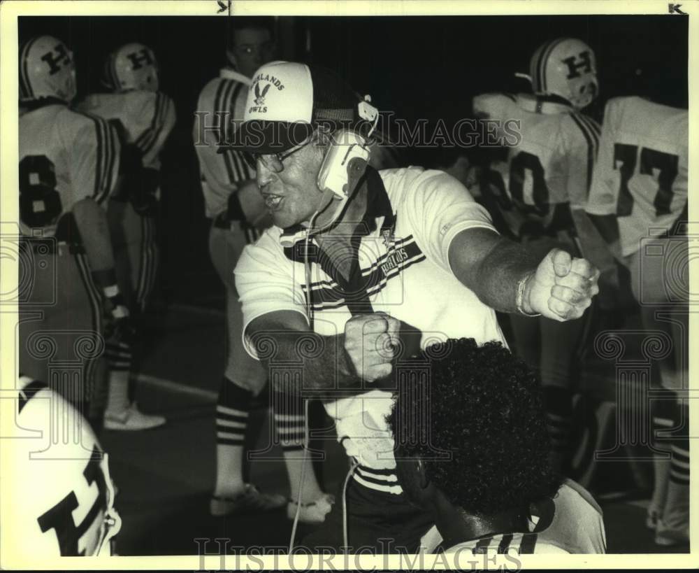 1983 Press Photo Highlands High football coach Paul Martin - sas17990- Historic Images