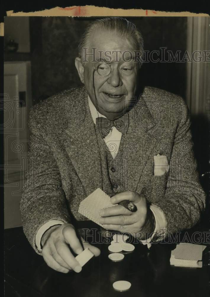 1961 Press Photo Charles Coburn plays poker - sas18291- Historic Images