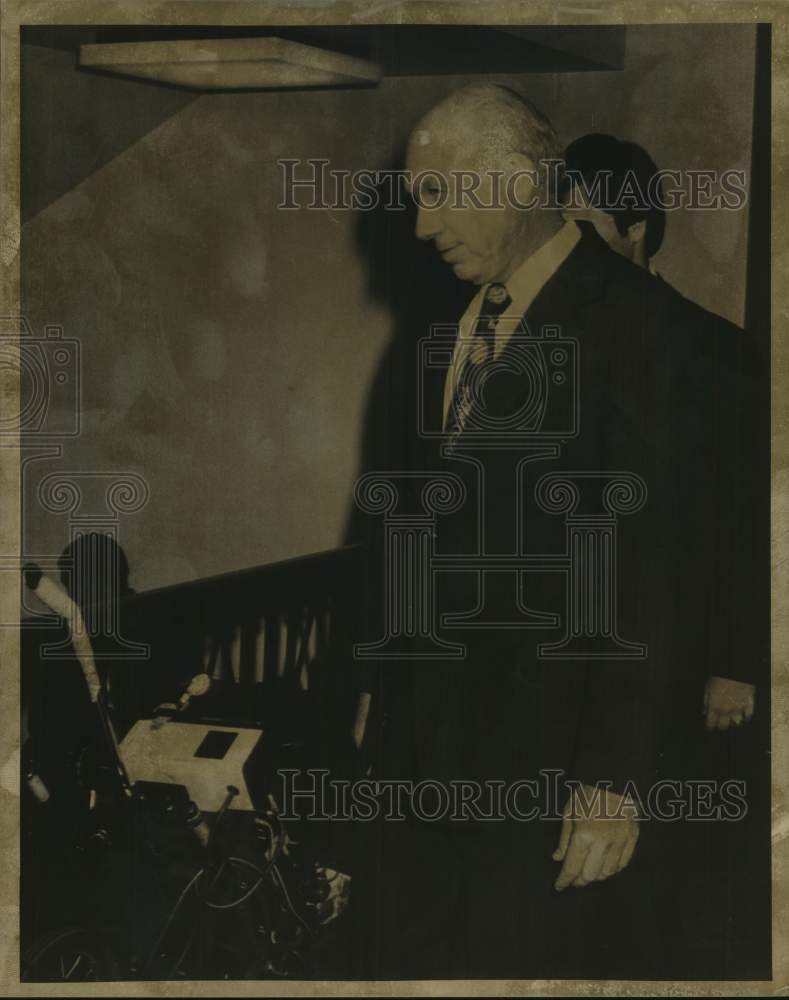 Press Photo Southwestern Bell commercial supervisor Joe Cochran - sas18298- Historic Images