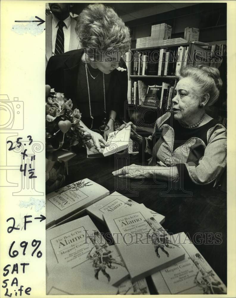 1984 Press Photo Glenda Alter, Maggie Cousins at Rosengrens book signing- Historic Images