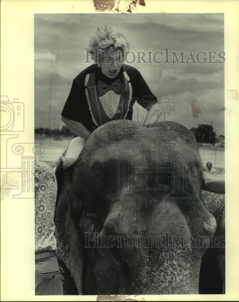 1989 Press Photo Blair Corning rides and elephant - sas18457- Historic Images