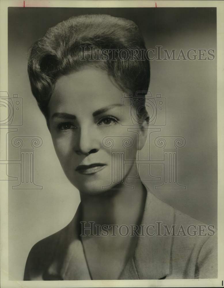 1965 Press Photo Doris Corvin, beauty expert, New York Salon of Germaine Monteil- Historic Images