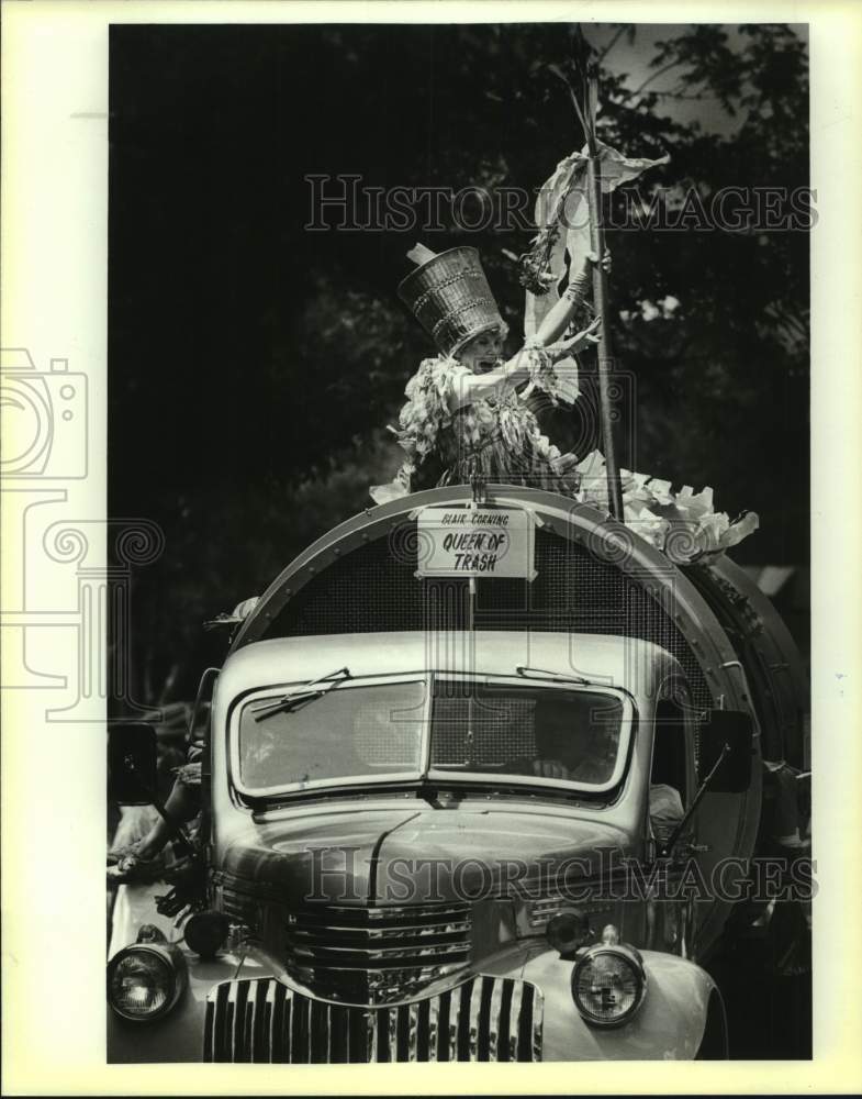 1988 Press Photo Queen of Trash, Blair Corning during a parade - sas18465- Historic Images