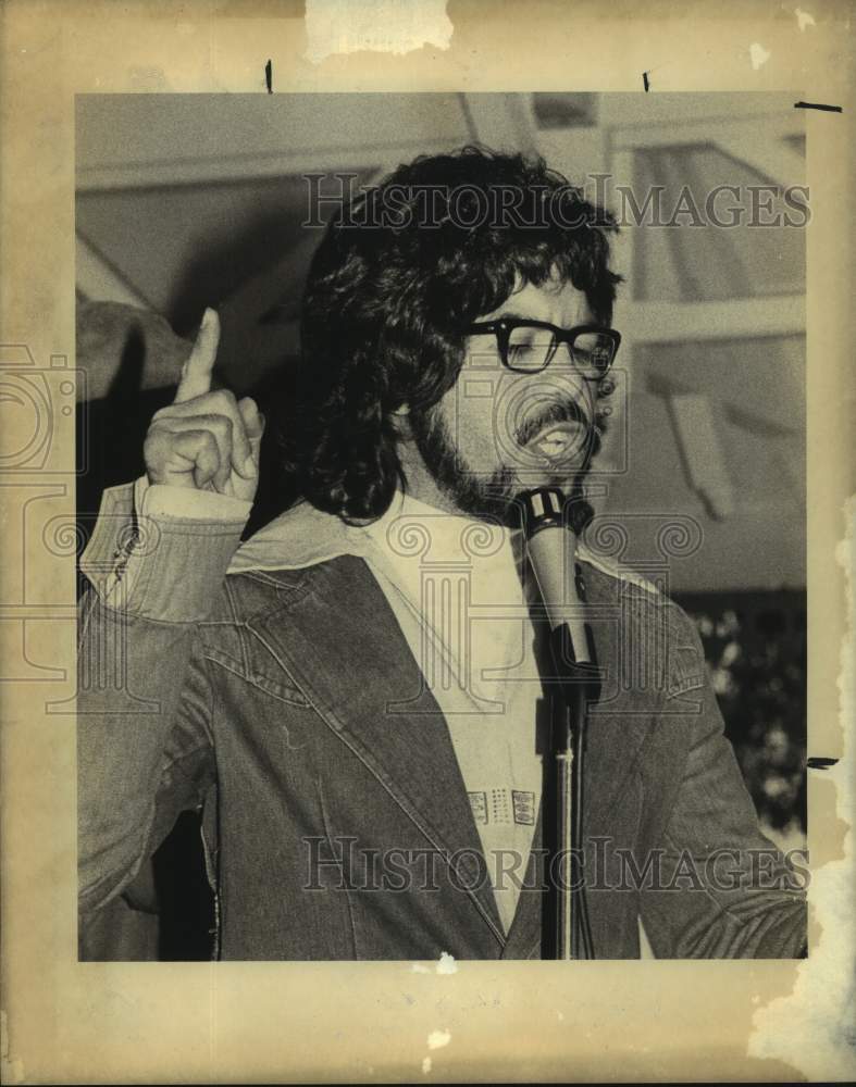 1981 Press Photo Poet Neptali DeLeon at a justice rally - sas18597- Historic Images