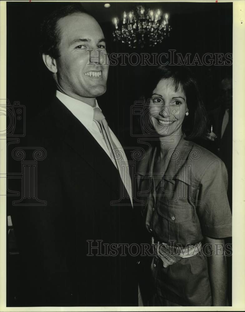 1985 Press Photo Mark Cowden, Jennifer Herzig, Safari Club gala - sas18714- Historic Images