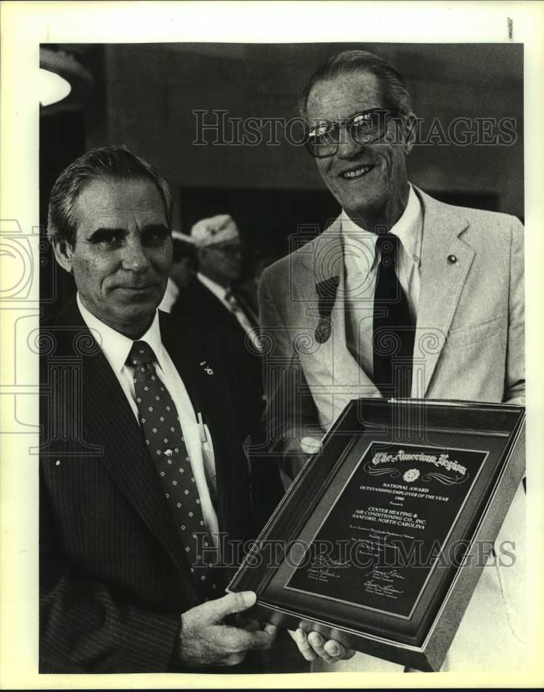 1987 Press Photo W.A. Barber Jr., Joseph Coors, American Legion convention