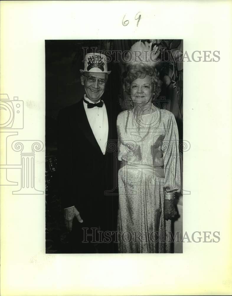 1987 Press Photo Gene and Ernestine Comontofsk, St. Anthony New Year's party- Historic Images