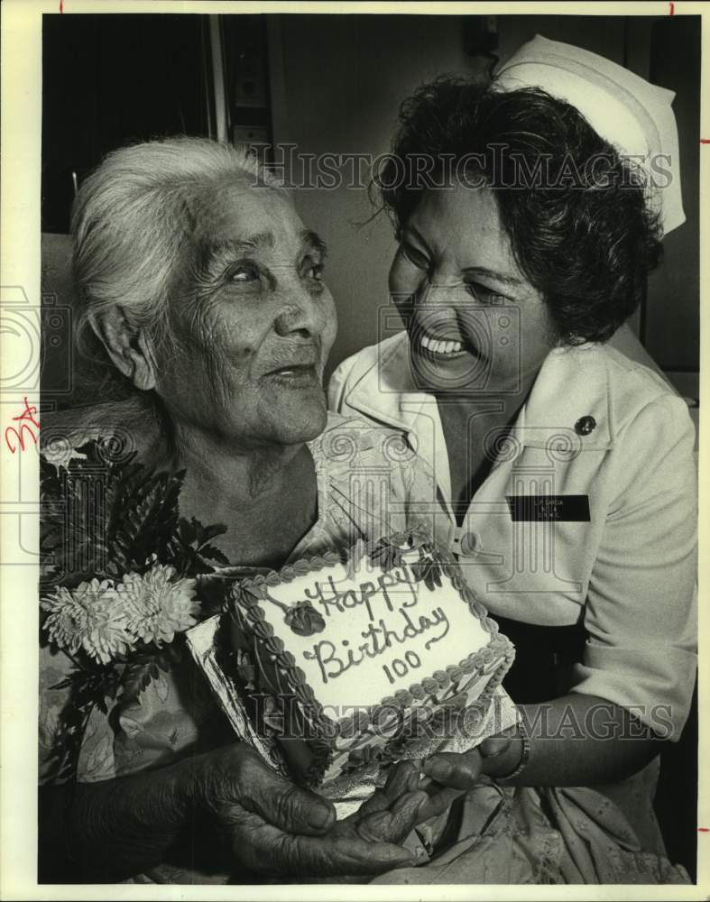 1980 Press Photo Teresa Colunga celebrates her 100th birthday - sas18803- Historic Images