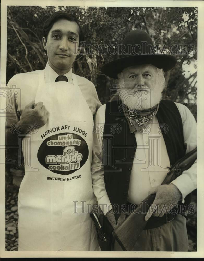 Press Photo Menudo world championship cookoff judge John Collins - sas18812- Historic Images