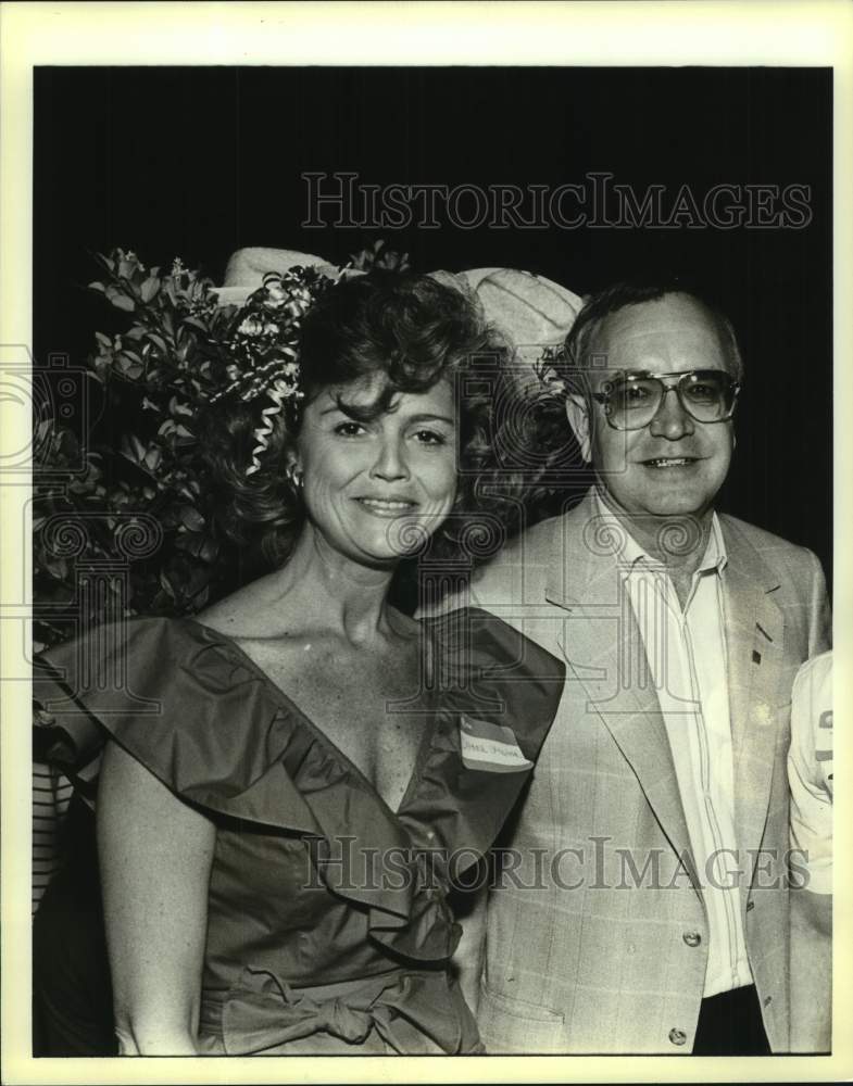 1988 Press Photo Dianne Vaughan, Jim Coln, AT&amp;T post parade fiesta - sas18828- Historic Images