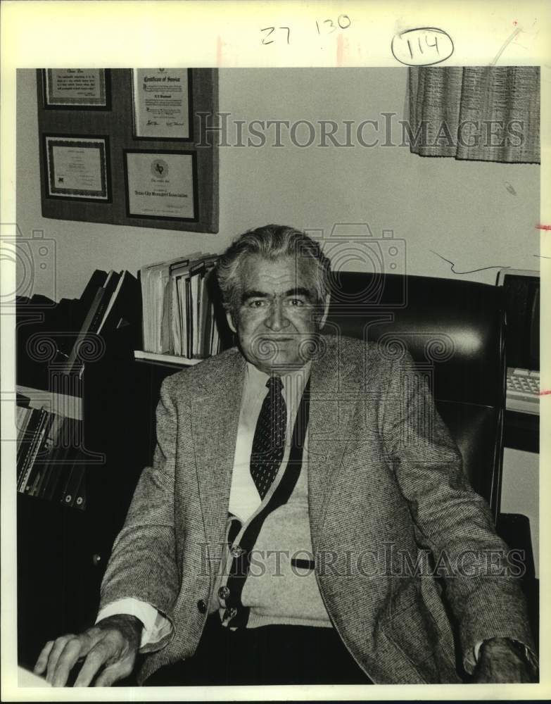 1984 Press Photo New Braunfels City Manager E. N. Delashmutt - sas18861- Historic Images