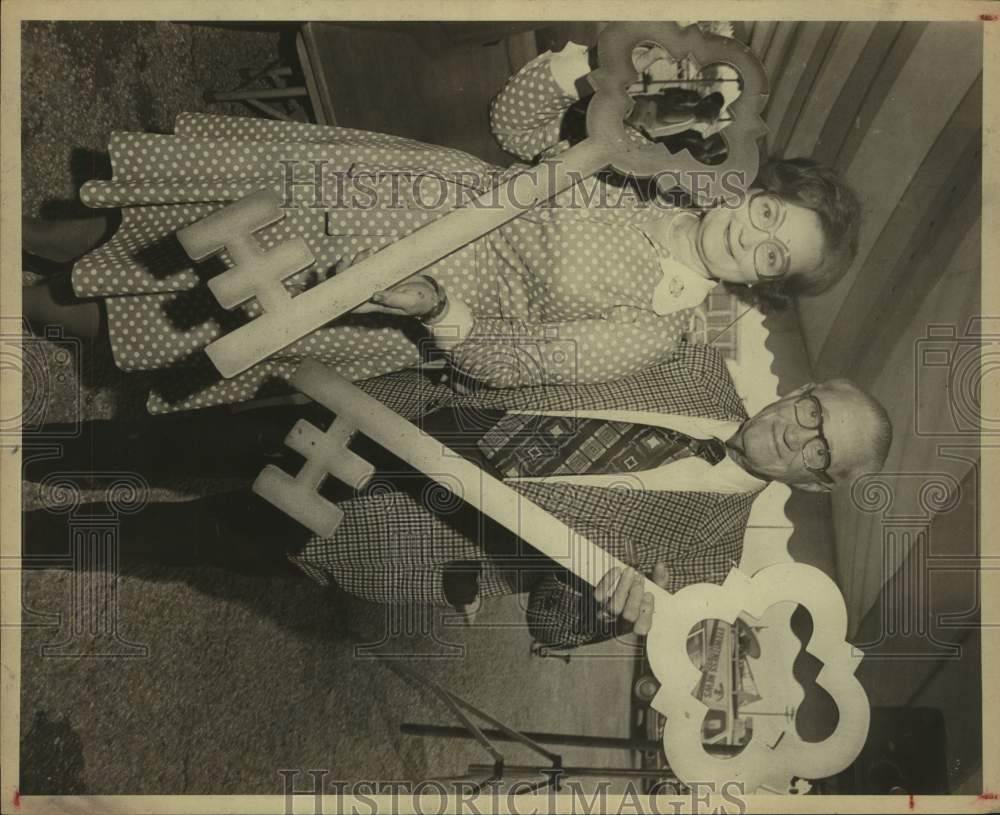 1977 Press Photo Mayor Lila Cockrell, R. Walter McAllister, La Mansion Del Norte- Historic Images