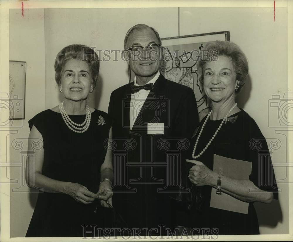 1965 Press Photo Mrs. C.L. Browney & Mr. & Mrs. Cocke, San Antonio - sas18913- Historic Images